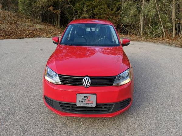 2011 Volkswagen Jetta SE PZEV - cars & trucks - by dealer - vehicle... for sale in Griswold, CT – photo 2