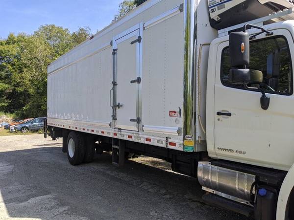 2014 HINO 338 26' REEFER BOX W/ LIFTGATE, LOW HR REEFER W/ STBY -... for sale in Wappingers Falls, MA – photo 5