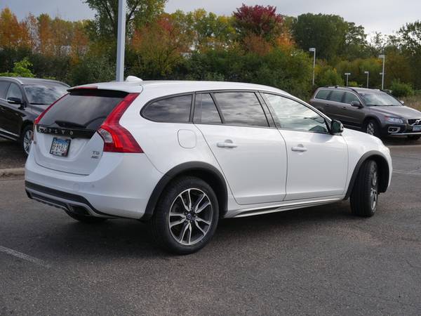 2017 Volvo V60 Cross Country - cars & trucks - by dealer - vehicle... for sale in Maplewood, MN – photo 12