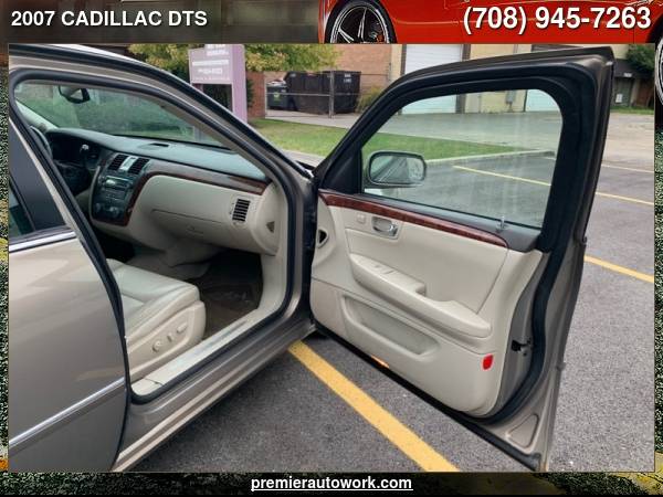 2007 CADILLAC DTS - cars & trucks - by dealer - vehicle automotive... for sale in Alsip, IL – photo 11