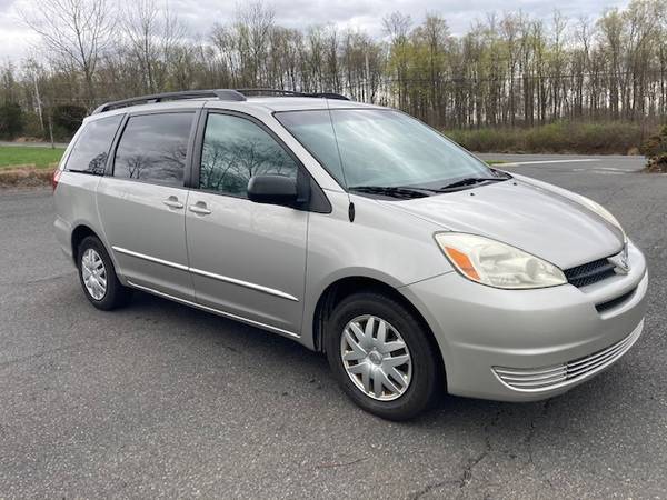 2005 Toyota Sienna LE for sale in Quakertown, PA – photo 2