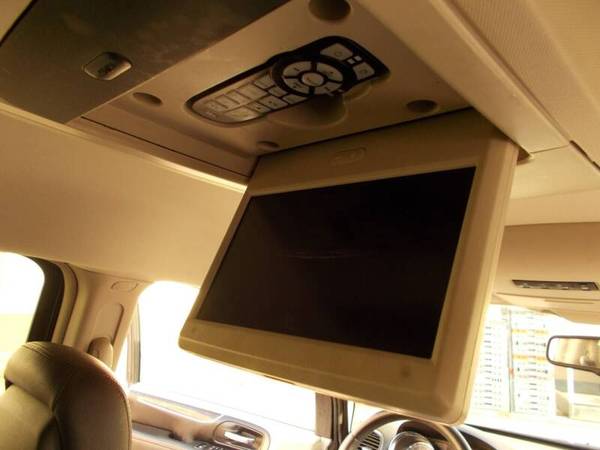 12 CHRYSLER TOWN COUNTRY DVD LEATHER LQQK - - by for sale in New Lebanon, OH – photo 7