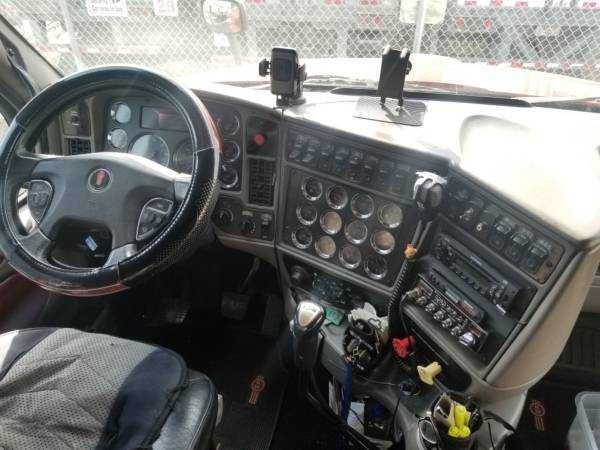 Kenworth T 700 Tractor Truck 2012 for sale in Kent, WA – photo 9