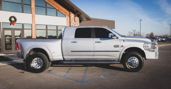 *** 2017 Ram 3500 Laramie Longhorn * Carfax 1-Owner Vehicle * *** -... for sale in Troy, MO – photo 8
