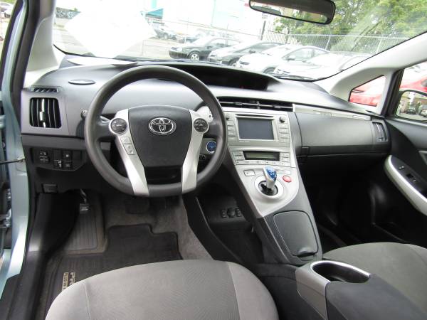 2013 Toyota Prius Plug-in Hybrid Advanced, 90 MPG City/102 MPG Hyw for sale in Portland, OR – photo 12
