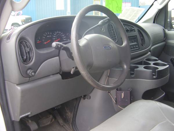 2006 FORD E20 CARGO VAN - - by dealer - vehicle for sale in Green Bay, WI – photo 20