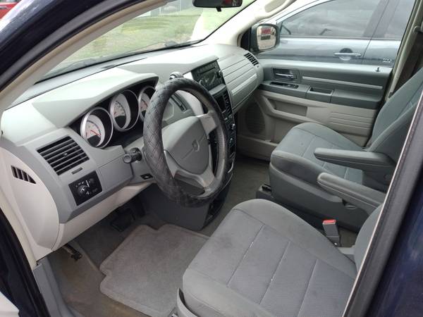 2009 Dodge Grand Caravan: Dual Sliding Doors, 3rd Row Seat, Runs for sale in Wichita, KS – photo 7