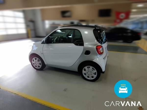 2017 smart fortwo Proxy Hatchback Coupe 2D coupe Silver - FINANCE -... for sale in Memphis, TN – photo 6