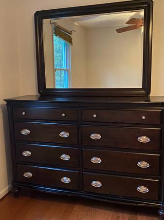 Bedroom furniture set - cars & trucks - by owner - vehicle... for sale in Waldorf, MD – photo 6