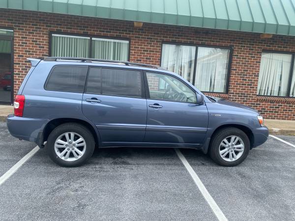 2006 Toyota Highlander Hybrid Limited AWD 3rd - - by for sale in Winchester, VA – photo 6