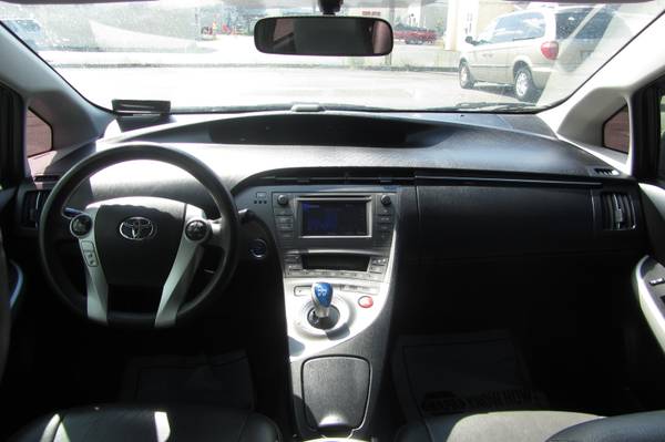 2012 Toyota PRIUS Hybrid 3 - cars & trucks - by dealer - vehicle... for sale in Seattle, WA – photo 10