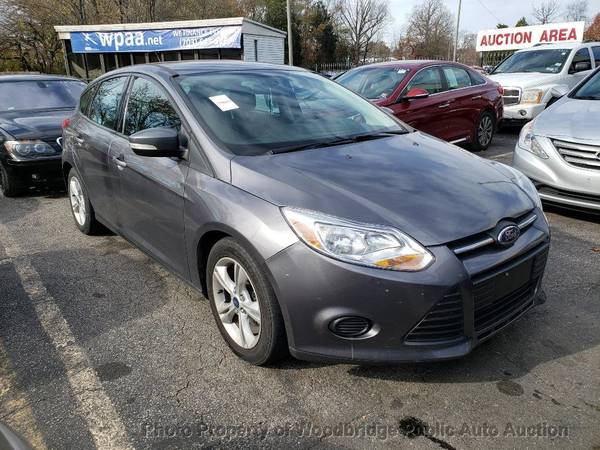 2014 *Ford* *Focus* *5dr Hatchback SE* Gray - cars & trucks - by... for sale in Woodbridge, District Of Columbia – photo 2