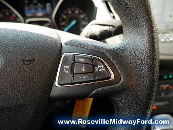 2018 Ford Escape Se - - by dealer - vehicle automotive for sale in Roseville, MN – photo 23