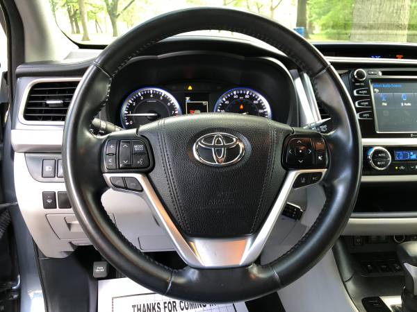 2017 Toyota Highlander XLE AWD 4dr SUV - cars & trucks - by dealer -... for sale in Jersey City, NJ – photo 14
