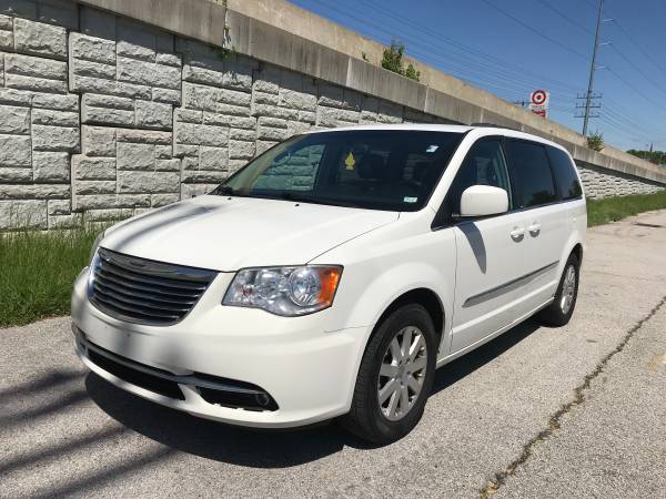 2013 CHRYSLER TOWN & COUNTRY (TOURING EDITION) - - by for sale in O Fallon, MO – photo 2