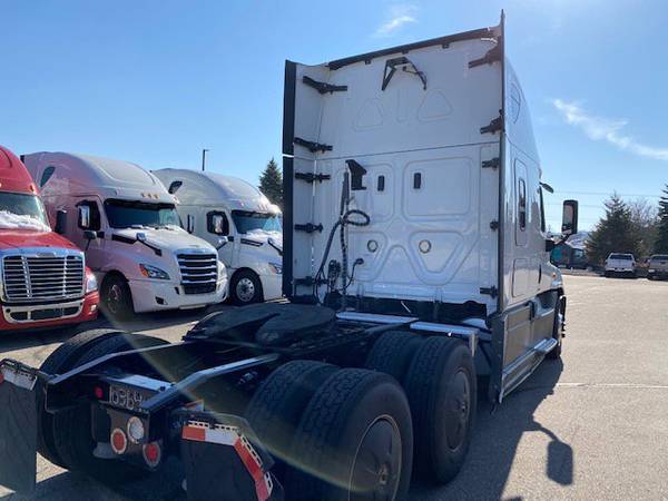 2018 Freightliner Cascadia - - by dealer - vehicle for sale in LAUDERDALE, MN – photo 6