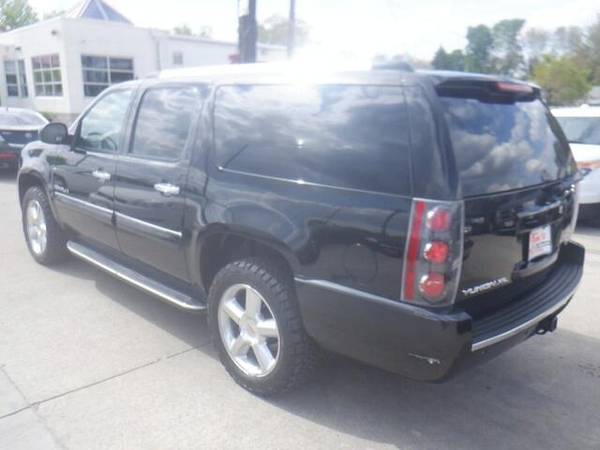 2007 GMC Yukon XL Denali - - by dealer - vehicle for sale in Des Moines, IA – photo 5