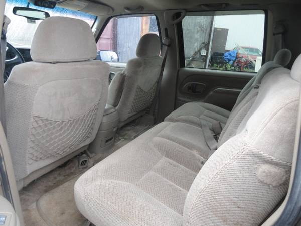1999 GMC Suburban - cars & trucks - by dealer - vehicle automotive... for sale in Dorchester, WI – photo 7