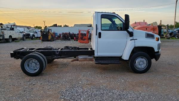 2003 GMC C4500 4500 84" CTA Chassis for 11ft Bed 8.1L Gas Auto Chassis for sale in fort smith, AR – photo 5