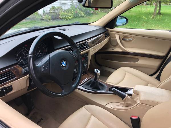 BMW 328XI, 6 SPEED MANUAL, SUPER CLEAN! - - by dealer for sale in Attleboro, MA – photo 9