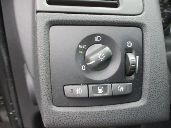 2011 Volvo S40 T5 Heated Leather Low Miles Sedan for sale in Brentwood, NH – photo 21