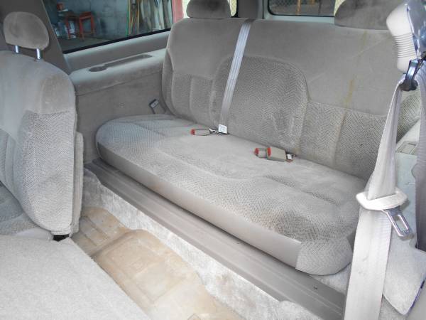 Chevy Suburban 1500 LS 4x4 with 3rd Row Seats and Barn Doors for sale in Havertown, PA – photo 14