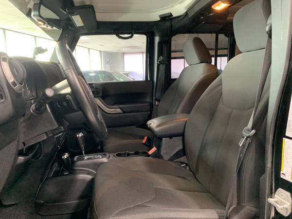 2015 Jeep Wrangler Unlimited Willys Wheeler Edition for sale in Springfield, IL – photo 9