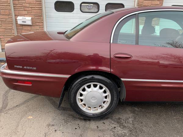 ☼☼ 1998 BUICK PARK AVENUE LOW MILES, CLEAN AND STRAIGHT! - cars &... for sale in West Haven, CT – photo 12