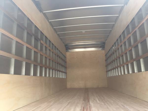2018 Isuzu FTR, 26ft box truck. Lgate. Mike for sale in Pompano Beach, FL – photo 2