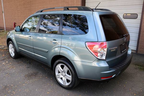2009 Subaru Forester Premium AWD - 1 Owner - Clean Car Fax - 5 Speed for sale in Danbury, NY – photo 3