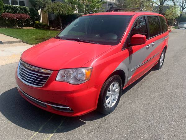 2013 Chrysler Town and Country L Minivan 4D mini van Cargo - cars & for sale in Brooklyn, NY – photo 2