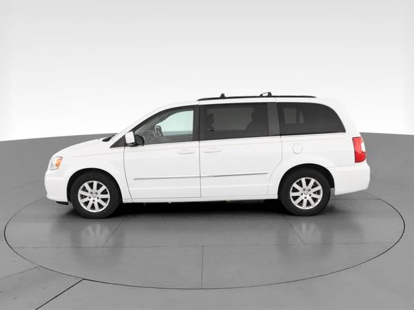 2016 Chrysler Town and Country Touring Minivan 4D van White -... for sale in Houston, TX – photo 5