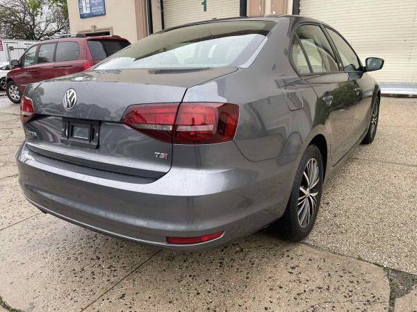 2018 VolksWagen Jetta Se Gry/Blk 24K Miles Clean Title Paid Off for sale in Baldwin, NY – photo 7