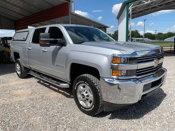 2017 CHEVROLET K2500 CREW CAB GAS 4WD W/ CAMPER TOPPER - cars &... for sale in Noble, OK – photo 2