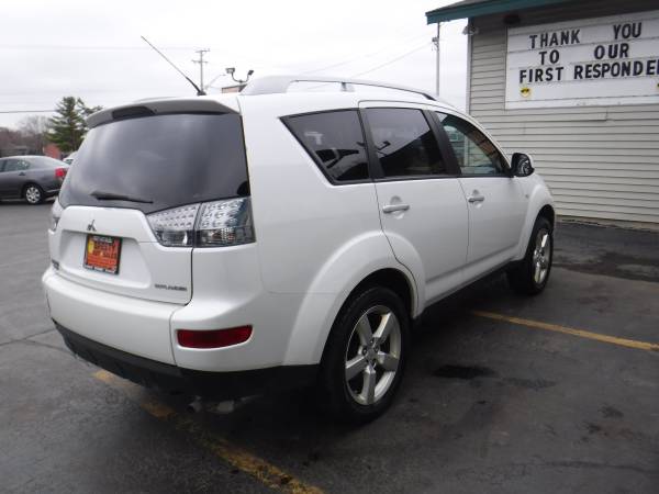 2007 MITSUBISHI OUTLANDER 3RD ROW LEATHER - - by for sale in Loves Park, IL – photo 3