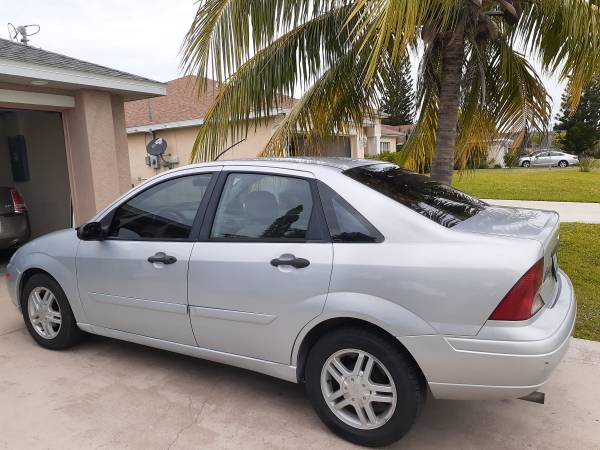 Ford Focus 5 speed manual shift 78k miles - cars & trucks - by owner... for sale in Cape Coral, FL – photo 3