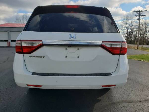 2011 Honda Odyssey Touring - cars & trucks - by owner - vehicle... for sale in Scottsburg, KY – photo 3