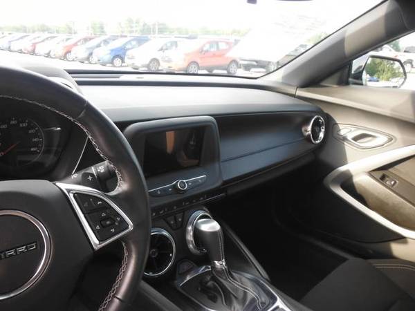 2019 Chevrolet Camaro coupe 2dr Cpe 1LT - Black for sale in Waynesboro, GA – photo 6
