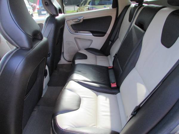 2011 VOLVO XC60 PREMIUM WITH ONLY 83K MILES - - by for sale in Vancouver, OR – photo 15