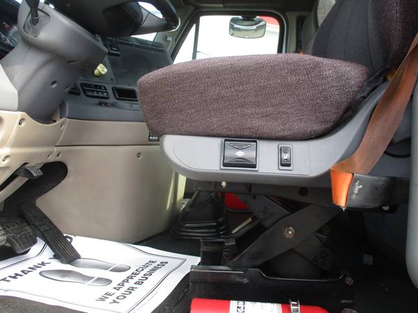 2013-2014 Freightliner Cascadia Day Cabs for sale in Richmond , VA – photo 5