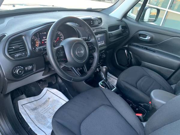 2020 Jeep Renegade Altitude FWD Sting-Gray Cle for sale in Omaha, NE – photo 10