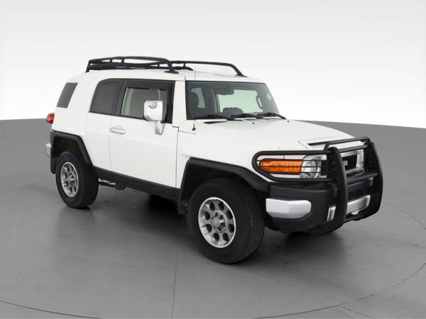 2013 Toyota FJ Cruiser Sport Utility 2D suv White - FINANCE ONLINE -... for sale in Cleveland, OH – photo 15