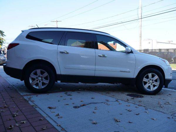 2009 Chevrolet Chevy Traverse 09 TRAVERSE, THIRD ROW SEATING,... for sale in Massapequa, NY – photo 7