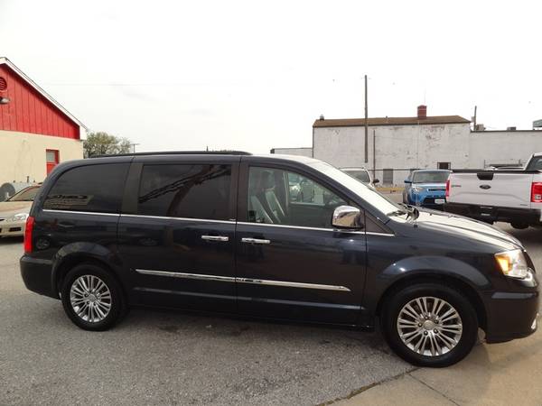 2016 Chrysler Town & Country Touring L - - by dealer for sale in Baltimore, MD – photo 8