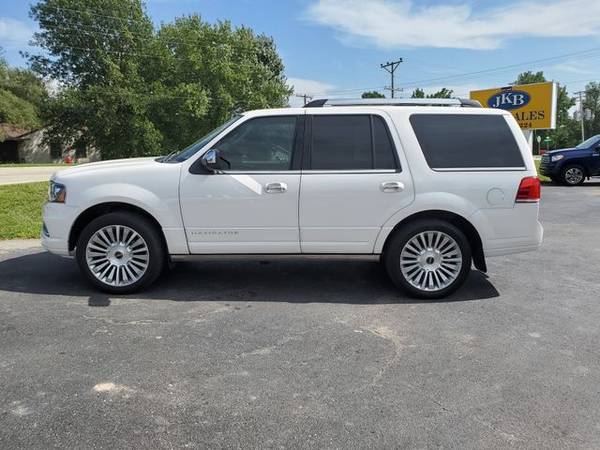 2015 Lincoln Navigator 4WD Sport Utility 4D Trades Welcome Financing A for sale in Harrisonville, MO – photo 3