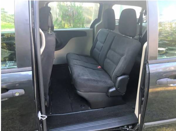 2014 Dodge Grand Caravan / Stow-N-Go / Center Bench / Side Air Bags... for sale in Summerville , SC – photo 5