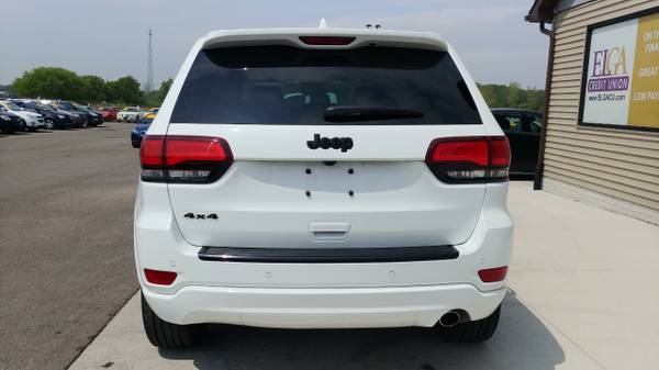LEATHER 2017 Jeep Grand Cherokee Altitude 4x4 for sale in Chesaning, MI – photo 6