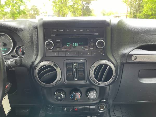 2012 JEEP WRANGLER UNLIMITED SPORT 4X4 - - by dealer for sale in Columbia, SC – photo 13