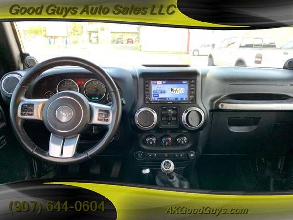 2011 Jeep Wrangler Unlimited / Nav / 37" tires / Heated Seats / SALE for sale in Anchorage, AK – photo 15