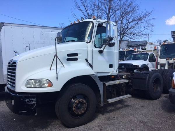 2007 Mack VISION 613 CXN TANDEM AXLE - cars & trucks - by dealer -... for sale in Massapequa Park, NY – photo 3